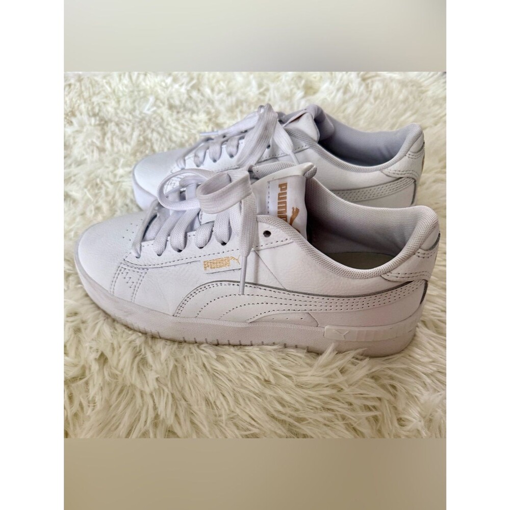 Puma White Sneakers Classic Lace Up Casual Shoes Women’s Size 6
